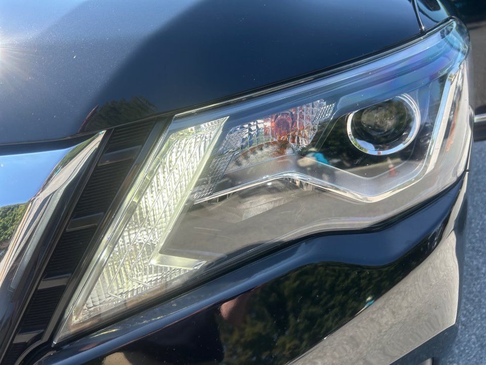 Used 2019 Nissan Pathfinder Platinum AWD/4WD image 26