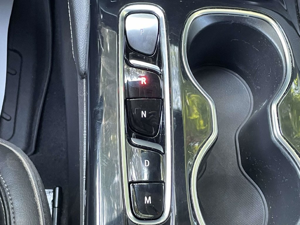 Used 2022 Buick Envision Essence w/ Safety Package FWD image 30