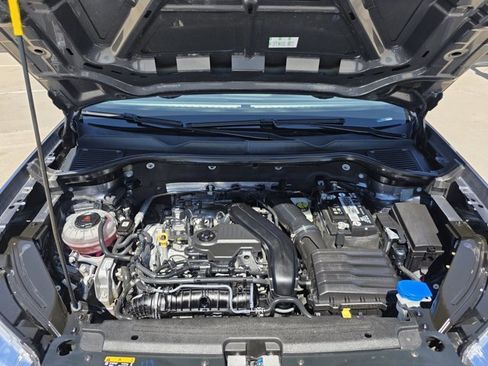 Used 2022 Volkswagen Taos SE image 23