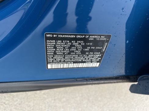 Certified 2026 Volkswagen Atlas Cross Sport SEL R-Line AWD/4WD image 31