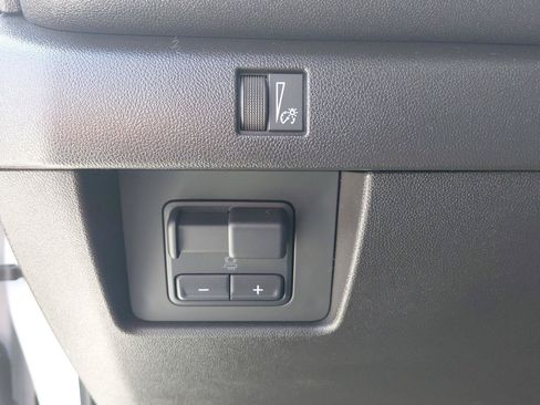 Used 2024 Chevrolet Colorado Trail Boss AWD/4WD image 26