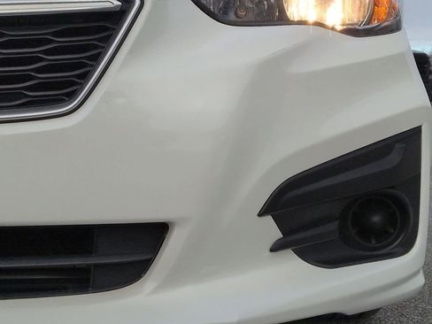 Used 2019 Subaru Impreza 2.0i Premium image 11