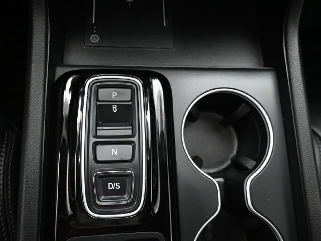 Certified 2025 Honda Pilot Touring image 16