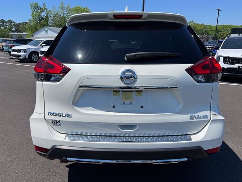 Used 2018 Nissan Rogue SV AWD/4WD image 4