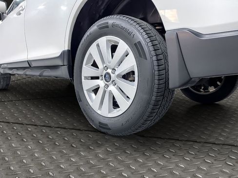 Used 2019 Subaru Outback 2.5i Premium image 10