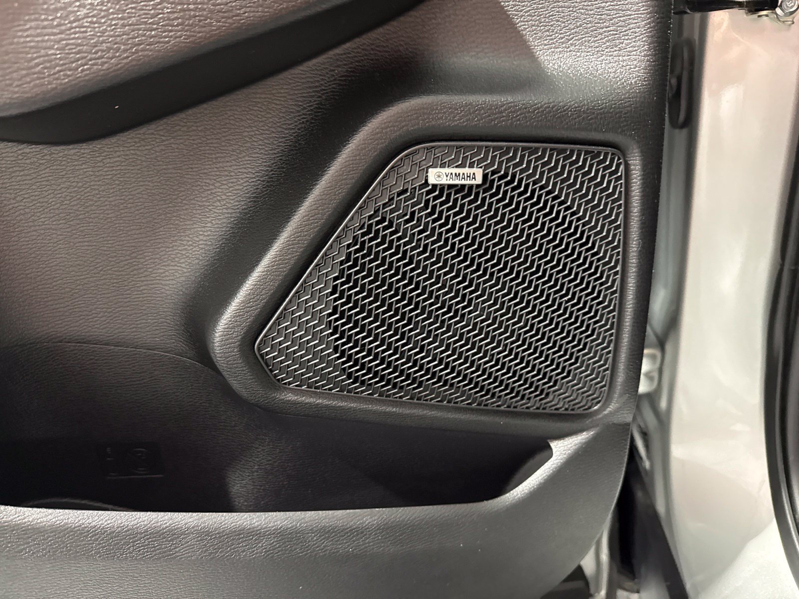 Used 2025 Mitsubishi Outlander SE AWD/4WD image 23