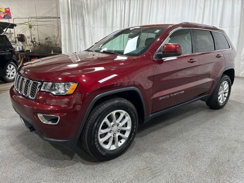 Used 2021 Jeep Grand Cherokee Laredo w/ Security & Convenience Group AWD/4WD image 4