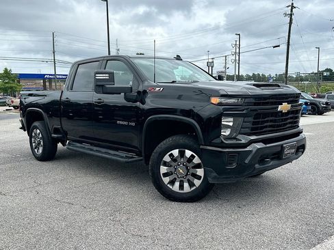 Used 2024 Chevrolet Silverado 2500 Custom w/ Custom Value Package AWD/4WD image 1