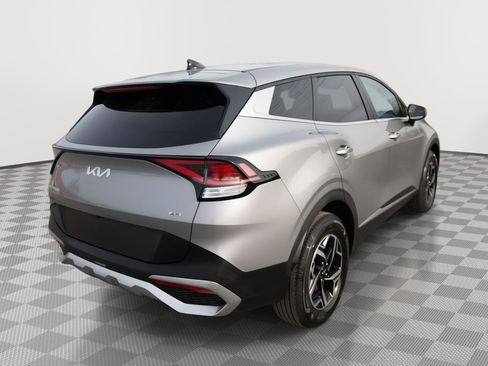 Used 2025 Kia Sportage LX image 5