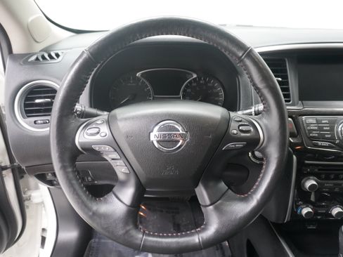 Used 2020 Nissan Pathfinder SL FWD image 20