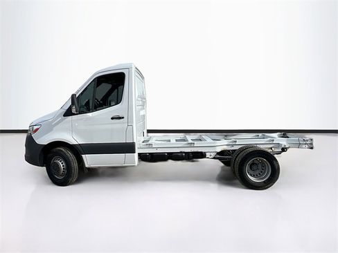 New 2024 Mercedes-Benz Sprinter 4500 image 2