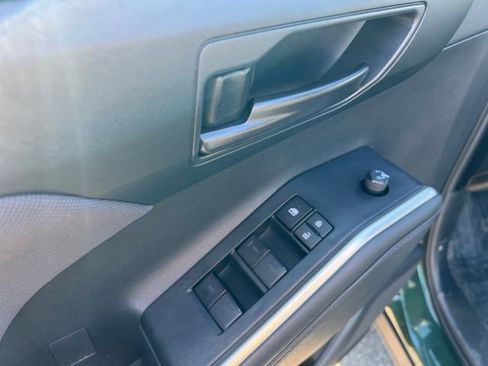 Used 2024 Toyota Highlander LE image 11