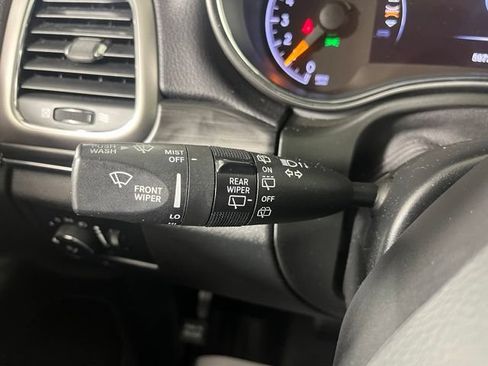 Used 2020 Jeep Grand Cherokee Limited AWD/4WD image 23