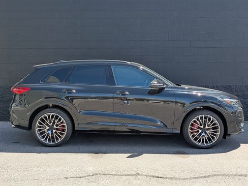 New 2026 Audi SQ5 Prestige AWD/4WD image 4