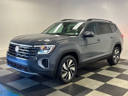 Used 2026 Volkswagen Atlas SE FWD image 3