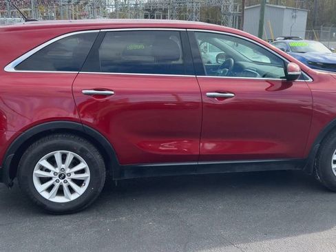 Used 2020 Kia Sorento LX image 9