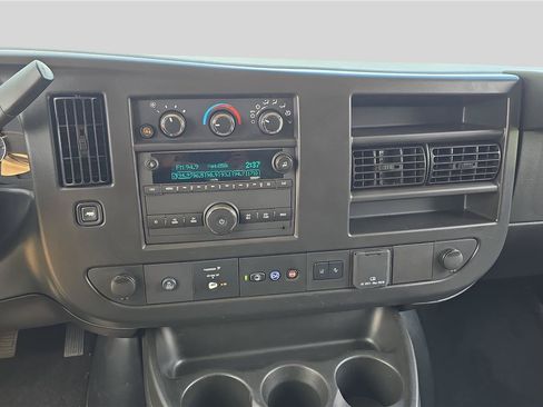 Used 2025 Chevrolet Express 3500 LT w/ LT Preferred Equipment Group RWD image 22