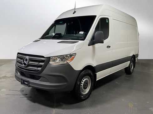 Used 2025 Mercedes-Benz Sprinter 2500 image 7