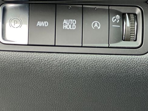 New 2026 Chevrolet Equinox LT w/ Convenience Package II image 18