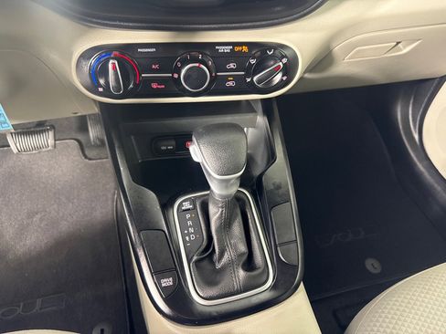 Used 2020 Kia Soul LX image 19