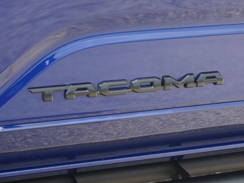 Used 2025 Toyota Tacoma TRD Sport w/ TRD Sport Premium Package AWD/4WD image 19