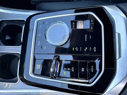 Certified 2025 BMW 740i RWD image 36