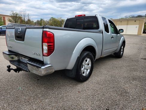 Used 2011 Nissan Frontier SV AWD/4WD image 8