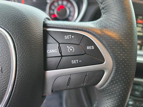 Used 2015 Dodge Challenger R/T Scat Pack RWD image 20