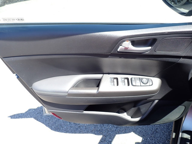 Used 2020 Kia Sportage LX AWD/4WD image 19