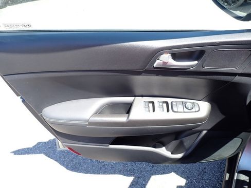 Used 2020 Kia Sportage LX AWD/4WD image 19