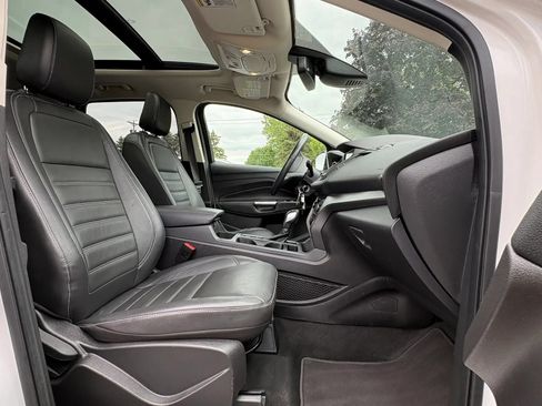 Used 2018 Ford Escape SEL w/ Ford Safe & Smart Package AWD/4WD image 38