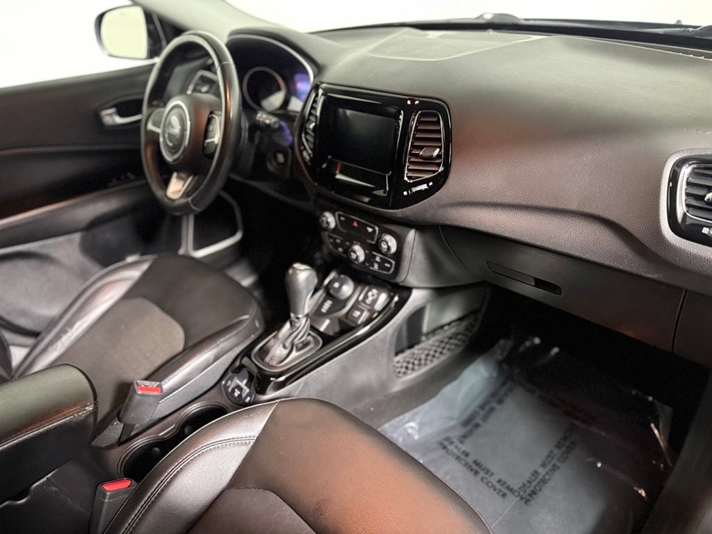 Used 2019 Jeep Compass Latitude AWD/4WD image 25