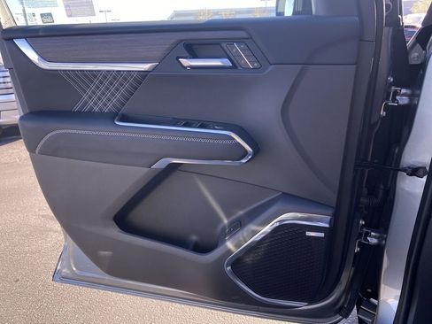 New 2026 GMC Acadia Denali w/ Super Cruise Package image 30