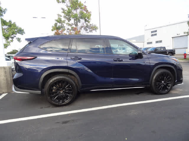 Used 2025 Toyota Highlander XSE AWD/4WD image 5
