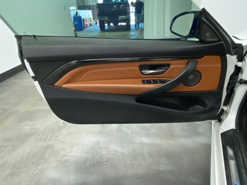 Used 2016 BMW M4 Convertible RWD image 47