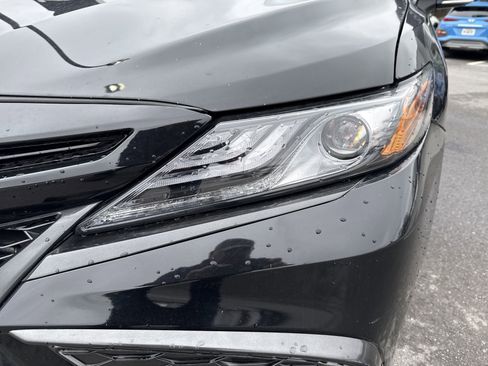 Used 2021 Toyota Camry XSE image 10