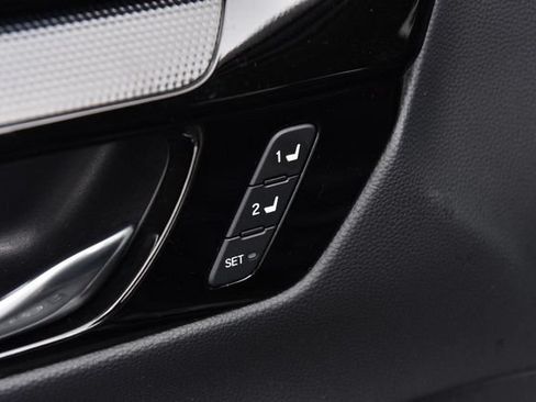 Used 2025 Honda CR-V EX-L image 9
