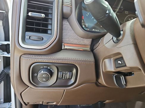 Used 2025 RAM 2500 Limited image 15