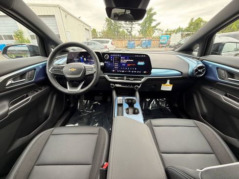 New 2026 Chevrolet Equinox EV LT w/ Convenience Package II FWD image 24