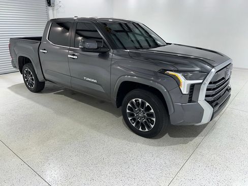 Used 2025 Toyota Tundra Limited AWD/4WD image 7