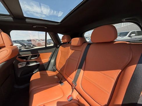 Used 2023 Mercedes-Benz GLC 300 image 22