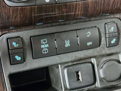 Used 2016 Chevrolet Traverse LT FWD image 23