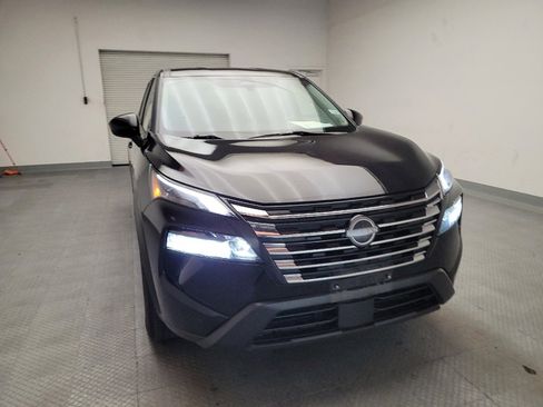 Used 2024 Nissan Rogue SV image 14