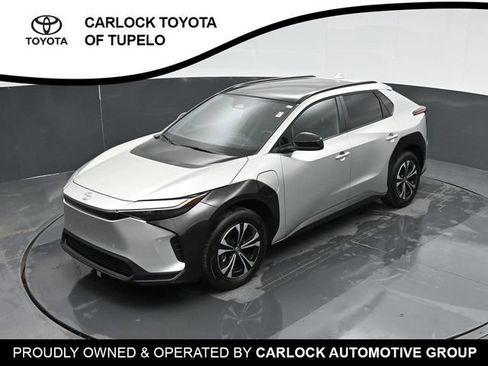 Used 2025 Toyota bZ4X FWD image 48