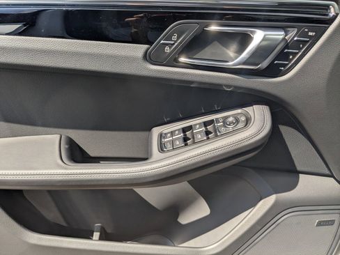 Used 2025 Porsche Macan Turbo image 13