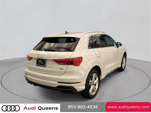 Used 2023 Audi Q3 2.0T Premium w/ Convenience Package image 4