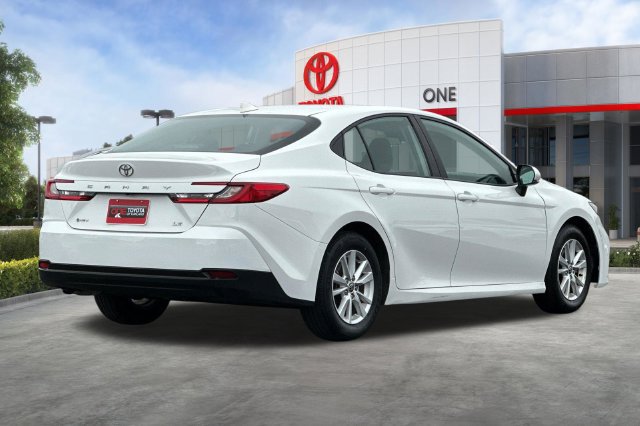 Used 2025 Toyota Camry LE FWD image 4