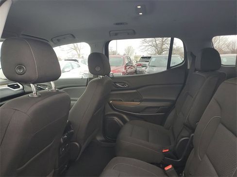 Used 2023 GMC Acadia SLE w/ Driver Convenience Package image 10