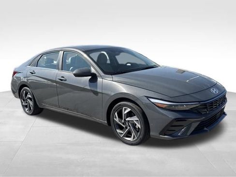 New 2026 Hyundai Elantra Limited FWD image 7
