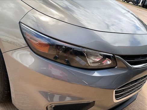 Used 2017 Chevrolet Malibu LT FWD image 27